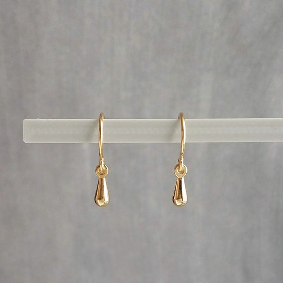 Little Gold Teardrop Earrings Tiny Single Drop Earrings Very Small Tear Drop Earrings Little Gold Drop Earrings Minimalist Dainty Gold Etsy Canada