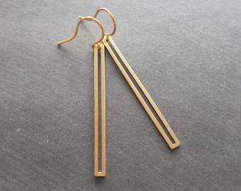 Lange dünne Goldbarren-Ohrringe, offener Rechteckohrring, minimalistischer Ohrring, schmaler Goldohrring, goldene Rechteckumrandung, langer flacher Goldohrring