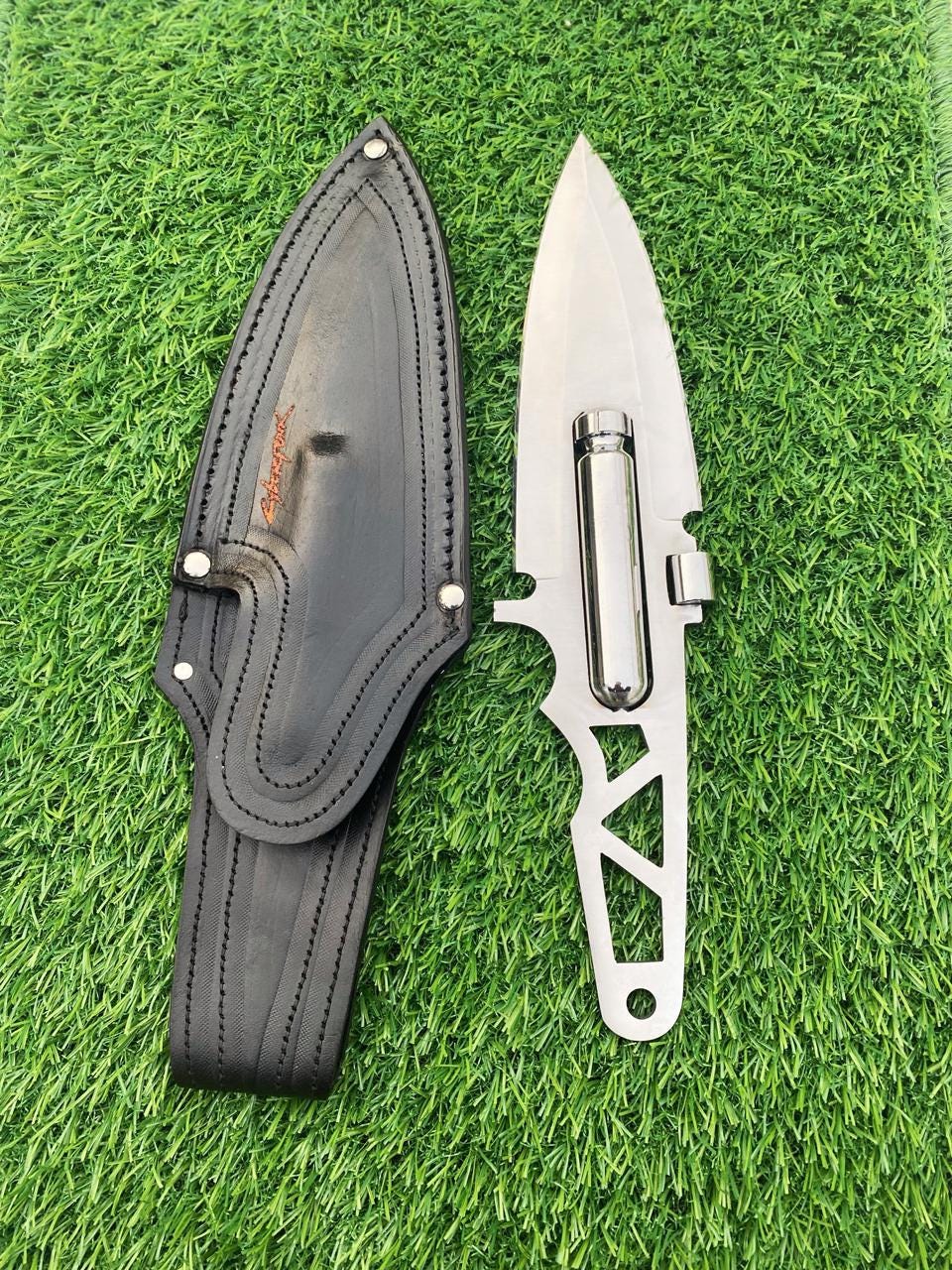 恐竜の化石　ナイフ　登録証付き 恐竜の化石 ナイフ 登録証付き 恐竜の化石 ナイフ 登録証付き