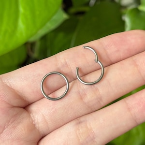Implantatkvalitet titannäsring, ASTM F136 sömlös gångjärnsförsedd klickring, septumring, 20G 18G 16G, 6–12 mm