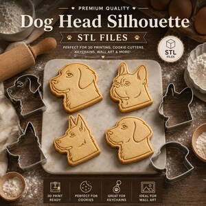 Op de afbeelding: Een set van vier metalen koekjesvormen in de vorm van hondenkoppen en vier bijpassende koekjes. De tekst luidt Premium Quality Dog Head Silhouette STL Files. De afbeelding bevat een deegroller, kommen met bloem en eieren.