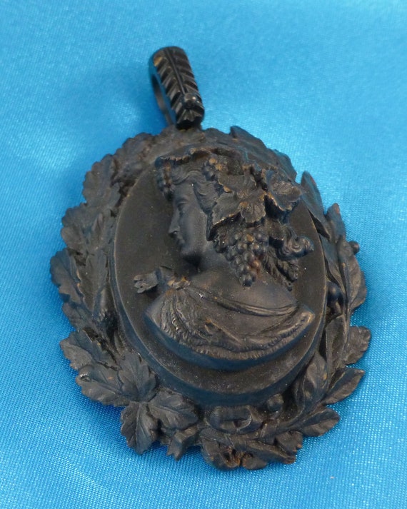 Vintage Gutta Percha High Relief Cameo Pendant - image 2