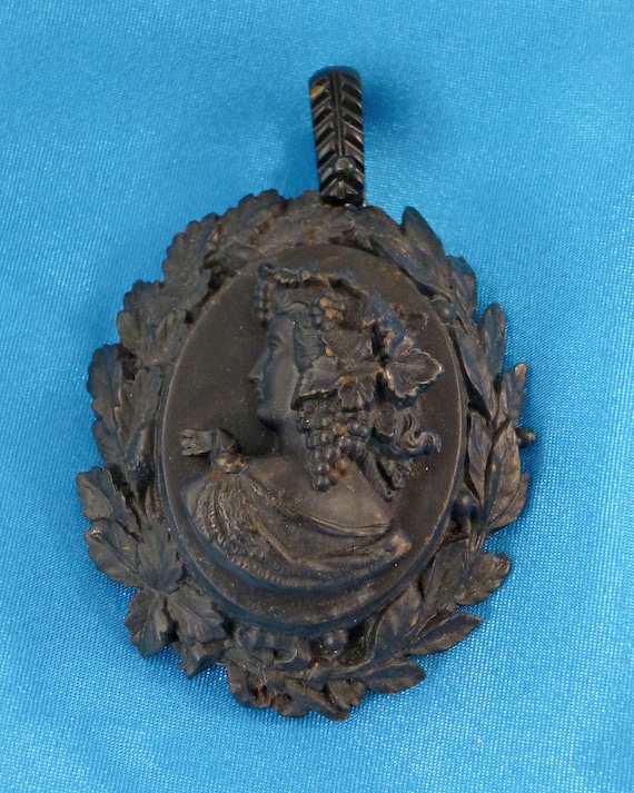 Vintage Gutta Percha High Relief Cameo Pendant - image 4