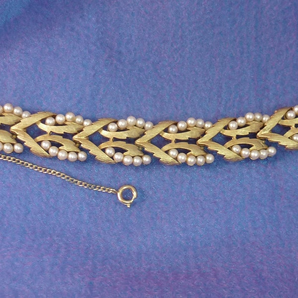 Vintage Corocraft 7" Simulated Pearl Gold Tone Bracelet with Safety Chain