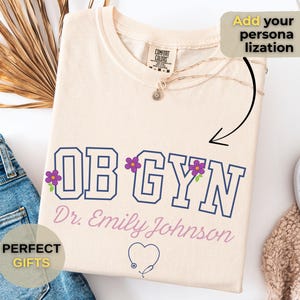 Comfort Colors® OB GYN Shirt, Geburtshelfer Geschenk T-Shirt, Gynäkologen Doktor Shirt, medizinisches Personal Top, Frauengesundheit T-Shirt, individuelles Klinik Shirt