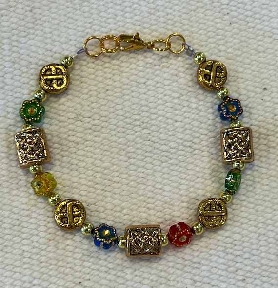 Tiny Floral Bracelet