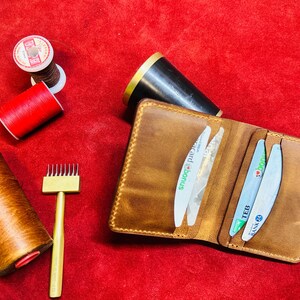Regulus - Horizontale Faltbare Leder Geldbörse Handgefertigte Sechs Taschen Faltbare Leder Brieftasche / 12 - 14 Karten / Für Bargeld Außenseite Abschnitt.