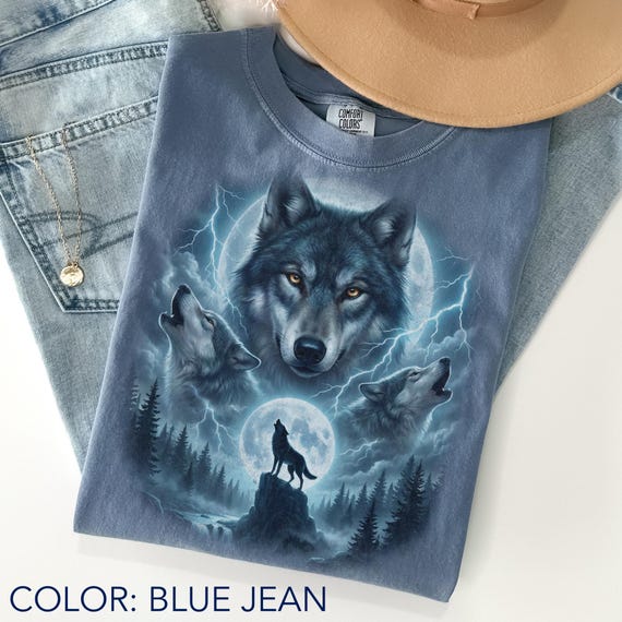 Retro Wolf Shirt Comfort Colors®, 90s Moon Wolf Graphic Tee, Fantasy Wildlife Nature Shirt, Oversized Animal Lover Gift, Wolf Aesthetic Tee