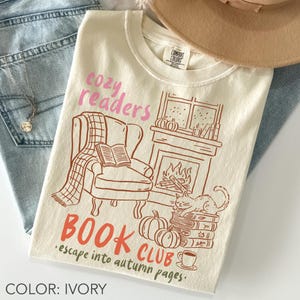 心地よい読書クラブシャツ Comfort Colors®、心地よい季節シャツ、秋の読書Tシャツ、読書好きへのギフト、読書好きシャツ、秋の読書クラブTシャツ
