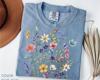 Camiseta vintage con estampado de flores prensadas Comfort Colors®, camiseta de flores silvestres, camiseta estilo boho cottagecore, camiseta con estampado floral botánico, regalo para amantes de la jardinería.