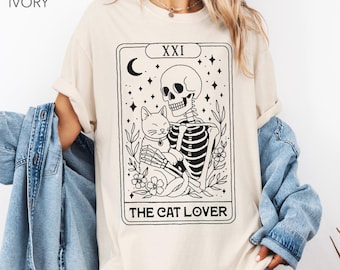 The Cat Lover tarotkaart Comfort Colors®-shirt, skelet en kat tarotkaartshirt, Halloween kattenliefhebber cadeau, grappig halloweencadeau voor kattenmoeder