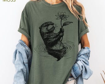 Otter Linocut Shirt Comfort Colors®, Cottagecore Nature Shirt, Cute Animal Lover T-Shirt, Botanical Wildlife Gift, Cozy Forest Graphic Tee