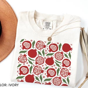 Pomegranate Comfort Colors T-Shirt, Botanical Fruit Shirt, Farmers Market Shirt, Foodie Gift, Gardening Gift, Fruit Lover Top, Aesthetic Tee