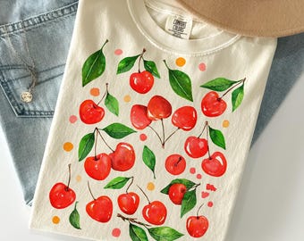Camiseta de cerezas con colores cómodos, camiseta de cerezas con acuarela, camiseta de frutas de verano, camiseta botánica vintage, camiseta con jardín cottagecore, camiseta estética Y2K