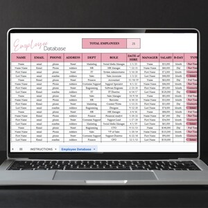 Pode incluir: Um laptop exibe um banco de dados de funcion&aacute;rios. As colunas incluem nome, e-mail, telefone, departamento e sal&aacute;rio. O banco de dados lista 21 funcion&aacute;rios, com detalhes como fun&ccedil;&otilde;es e datas de contrata&ccedil;&atilde;o.