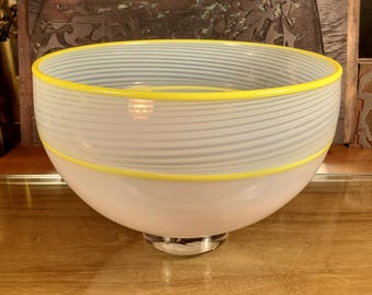 Soft Alabaster Encalmo Round Bowl with Narcissus Wraps & Clear Foot.