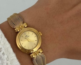 Light Luxury Gold Bracelet Watch for Women - Waterproof Quartz Wristwatch - Elegant Ladies Jewelry Watch - Gift for Her, Fashion Timepiece