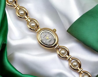 Luxury Pearl Bracelet Watch for Women – Romantic French Oval Quartz Watch, Elegant Vintage Style Gift for Her, Bridal Jewelry Wristwatch