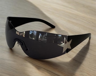 Y2K Star Shaped Sunglasses Black and Silver, Cybercore Aesthetic Sunnies, Unisex Retro Star Glasses, Festival Rave Eyewear, UV400 Protection