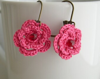 Pink flower earrings - Crochet Flower Earrings - Spring Fashion - Raspberry Pink Earrings - Wedding earrings - Pink Bridesmaid earrings