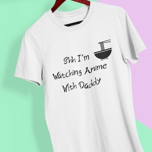 Ciiii, oglądam anime z tatą | Słodka koszulka z okazji pierwszego dnia ojca | Zabawny projekt taty Otaku | Kawaii Anime Family Gift Tee