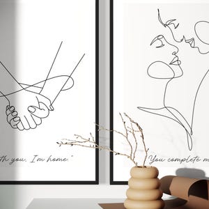 Minimal Line Art Paar Wandkunst - "With you, I'm home" - Romantisches druckbares Poster - Hände halten Digitaler Download - Liebesdekor."