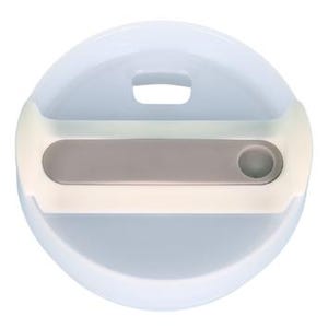 Puede incluir: Un recipiente de pl&aacute;stico azul claro con asa. Presenta un dise&ntilde;o interior blanco y gris con una abertura circular. El recipiente est&aacute; dise&ntilde;ado para guardar objetos.