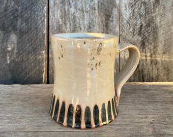 Mug with stripes