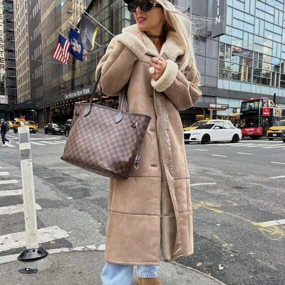 Vintage Beige Lammfell gefüttert Wildleder Mantel: 1970er Jahre