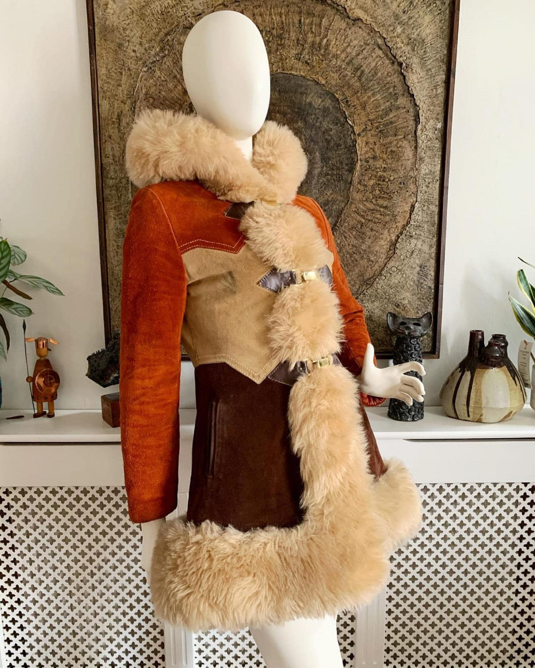 【70s】Euro Vintage Ethnic Suede Coat s-l400.jpg