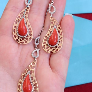 Coral Earrings, Pendant and Chain Natural Momo Coral Rose Gold 18k Diamonds