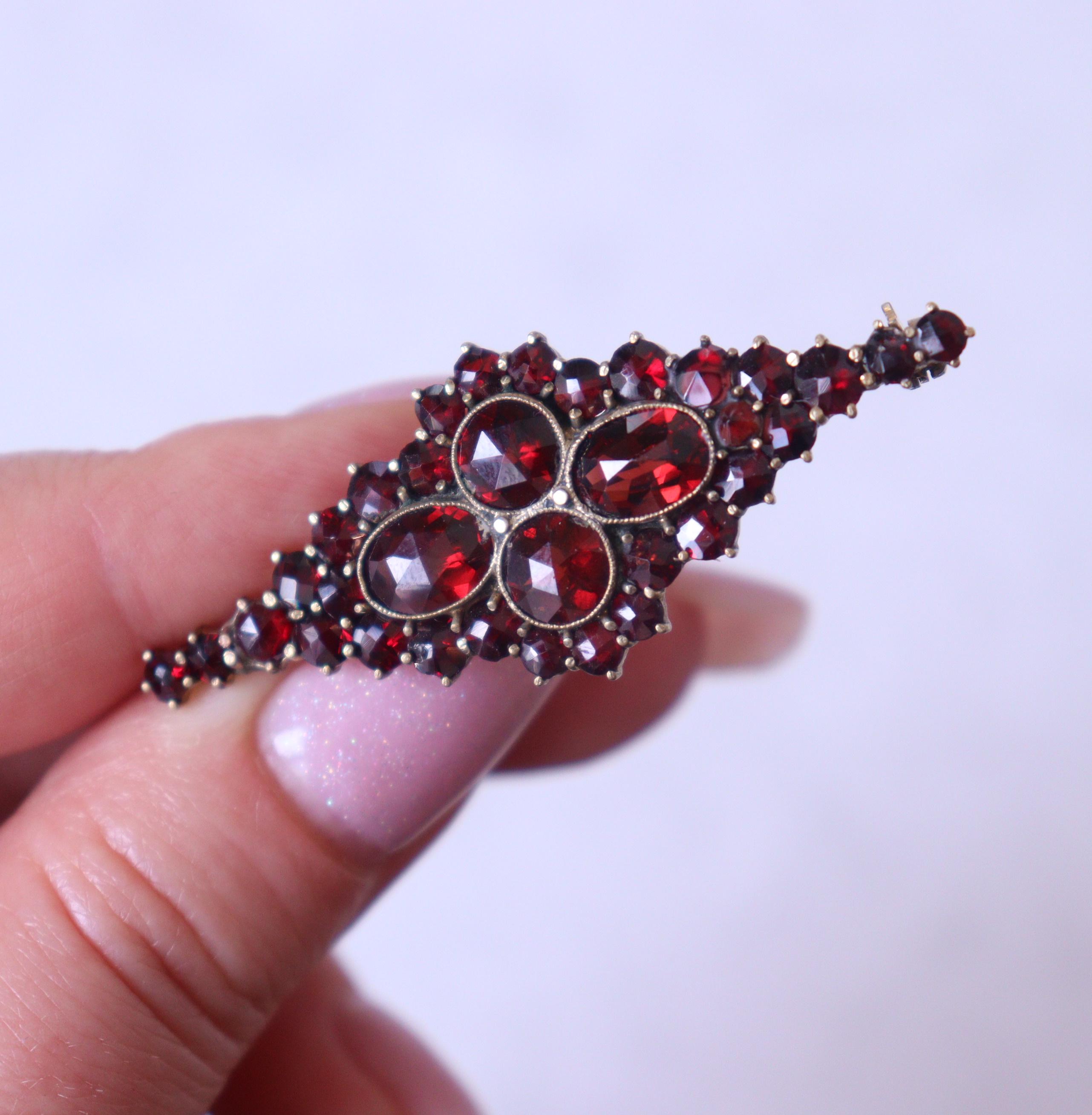 アンティークヴィンテージボヘミアンガーネットバーブローチ（おそらく