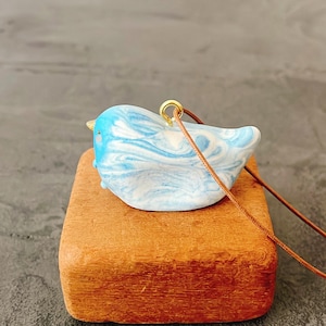 Worry Stone with 3 Features – Little Healing Bird | Jesmonite Fidget Charm for Anxiety, Calming Sensory Tool, Thumb Stone Bag Accessory