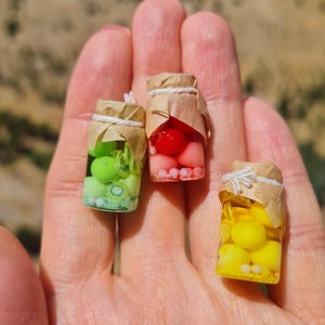 Miniature Fruit Jar Set – Resin Food Jars – Dollhouse Kitchen Decor – Mini Food Props – Set of 3