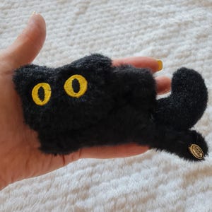 Halloween Cat Hair Clip - Black Furry Cat Barrette with Yellow Eyes, Spooky Halloween Costume Accessory, Kawaii Cat Hair Claw Clip