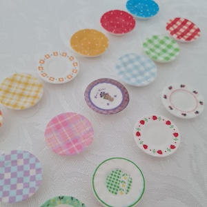 Miniature Dollhouse Plates – 1:12 Scale Plates – Collectible Mini Dish – Single Plate – Dollhouse Kitchen Accessory