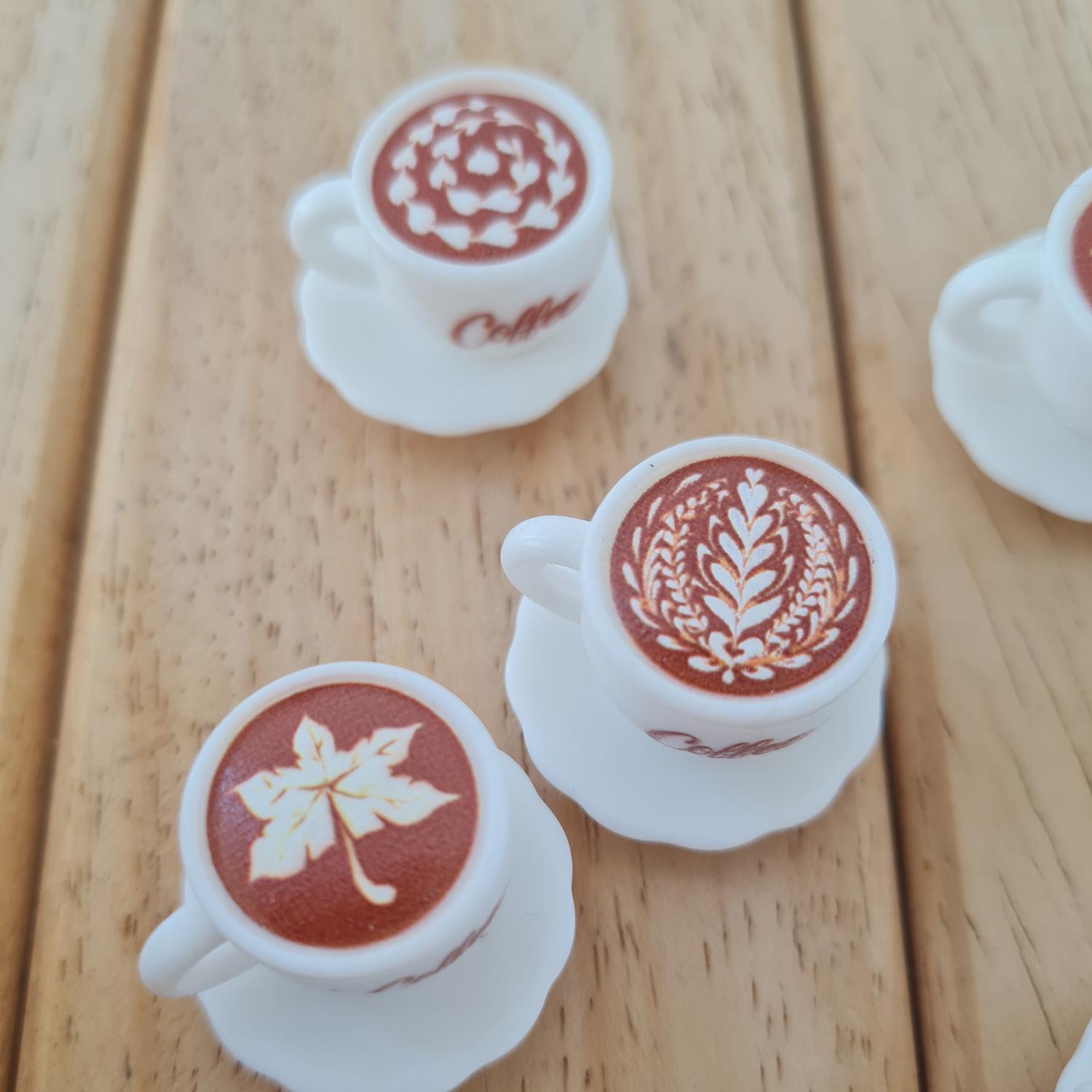 ミニチュアラテコーヒーカップセット – ドールハウスカフェ 