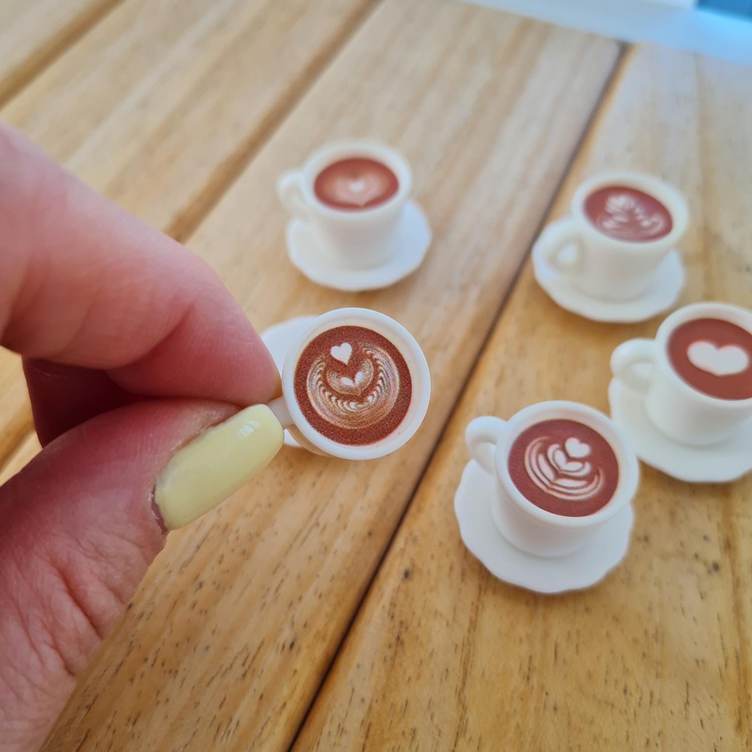 ミニチュアラテコーヒーカップセット – ドールハウスカフェ 
