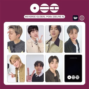 Può includere: Una collezione di sette fototessere rettangolari con immagini di individui maschi. Le carte sono disposte a griglia, con il testo "WEVERSE GLOBAL POBs (SELFIE A)" in alto. È visibile anche il logo Weverse.