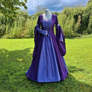 Robe médiévale, réalisation sur commande, robe Renaissance, robe violette pour GN, couture main
