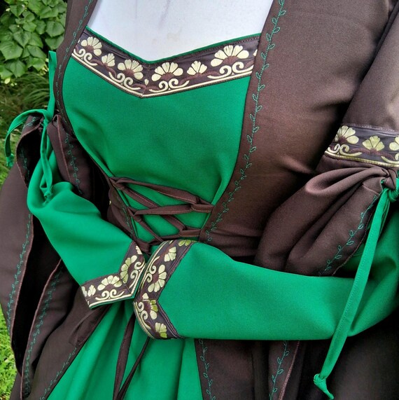 Medieval Dress, Brown and Green Made to Order, Renaissance Gown, LARP Dress, Handfasting - Etsy Medieval Dress, Brown and Green Made to Order, Renaissance Gown, LARP Dress, Handfasting - Etsy