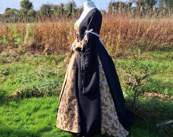 Medieval Fantasy Dress, Size L - XL Renaissance Gown, LARP Dress, Handfasting