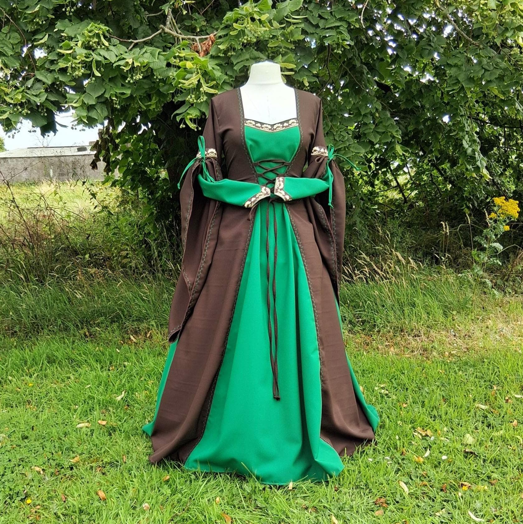 Medieval Dress, Brown and Green Made to Order, Renaissance Gown, LARP Dress, Handfasting - Etsy Medieval Dress, Brown and Green Made to Order, Renaissance Gown, LARP Dress, Handfasting - Etsy