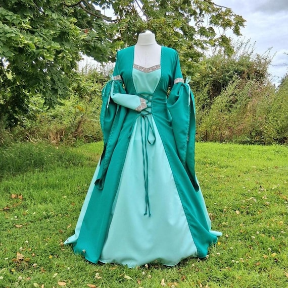 Medieval Dress, Emerald Green, Made to Order, Renaissance Gown, LARP Dress,  Handfasting - Etsy