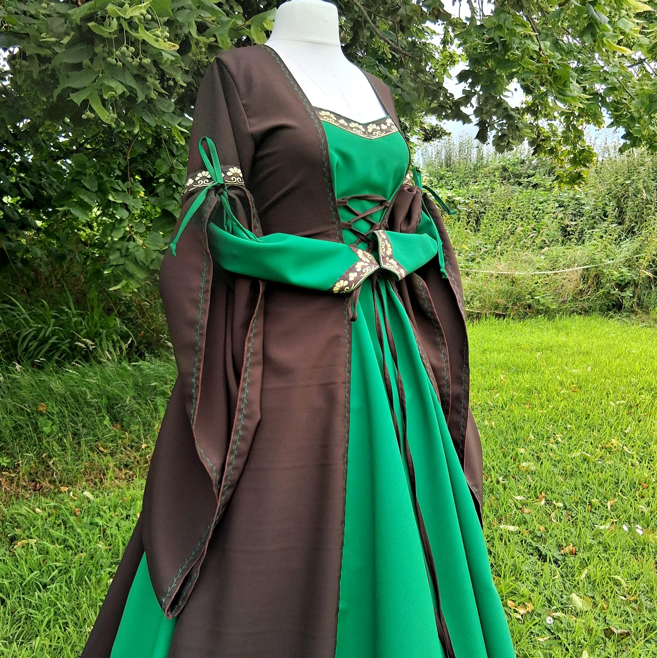 Medieval Dress, Brown and Green Made to Order, Renaissance Gown, LARP Dress,  Handfasting - Etsy