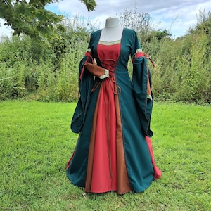 Green Medieval Fantasy Dress, Made To Order, Renaissance Gown, LARP Dress, Handfasting