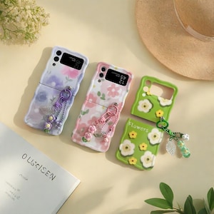 Cute Flower Pendant Case for Samsung Galaxy Z Flip 3 4 5 | Wave Shockproof Cover