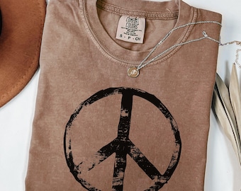 Retro Peace Boho T-Shirt, Hippie Peace Sign Tee, Boho Vintage Clothing, Groovy Apparel Comfort Colors Graphic Tee, Boho Gift