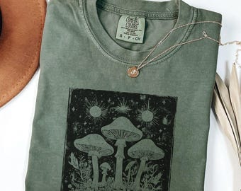 Boho Mushroom Graphic Tee, Vintage Celestial Nature Shirt, Comfort Colors T-Shirt for Women, Cottagecore Hippie Top, Bohemian Shirt