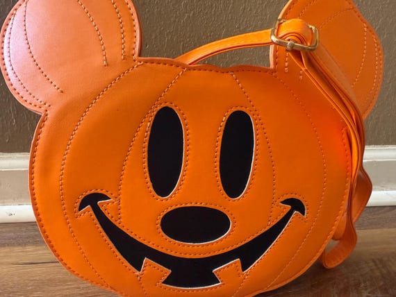 パンプキン ミッキー ハロウィン ショルダーバッグ ハンドバッグ かぼちゃ 新品】ミッキー/かぼちゃショルダーバッグ/最終値下げ - メルカリ